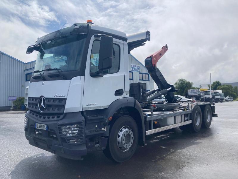 Camion porteur Mercedes Arocs 2643