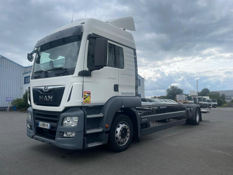 Camion porteur MAN TGS 18.320