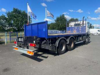 Camion porteur Scania P 380