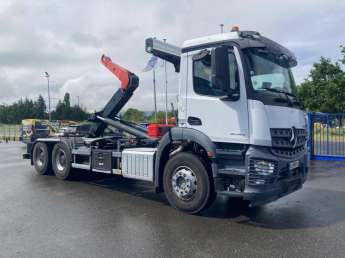 Camion porteur Mercedes Arocs 2643