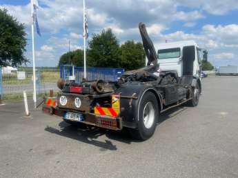 Camion porteur Renault Premium 260