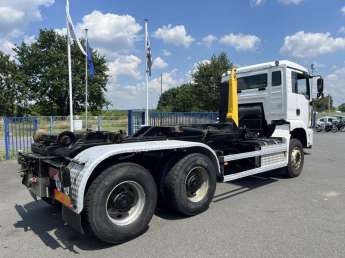 Camion porteur MAN 26.463 