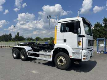 Camion porteur MAN 26.463 