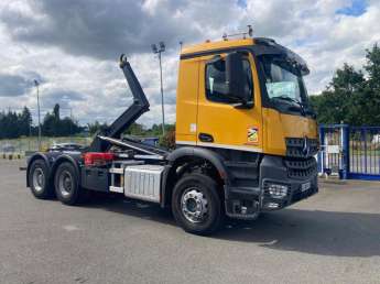 Camion porteur Mercedes Arocs 3348