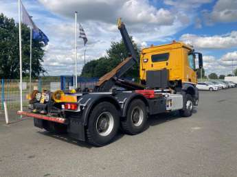 Camion porteur Mercedes Arocs 3348