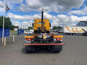 Camion porteur Mercedes Arocs 3348