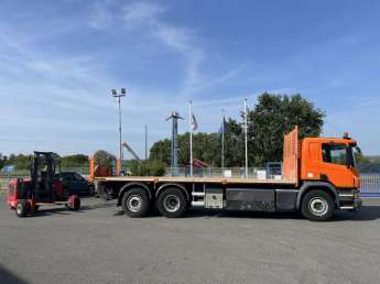 Camion porteur Scania P 340