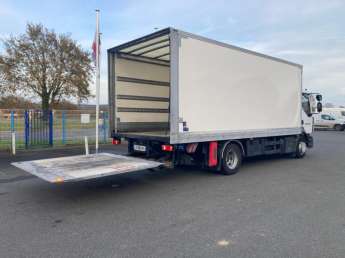 Camion porteur Renault D-Series D210