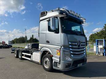 Camion porteur Mercedes Actros 2551