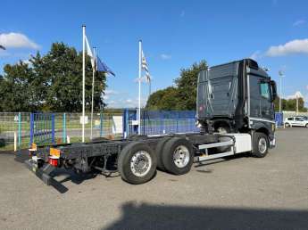 Camion porteur Mercedes Actros 2551