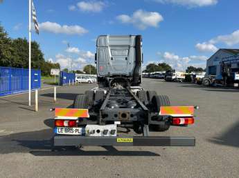 Camion porteur Mercedes Actros 2551