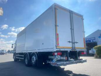 Camion porteur Renault Gamme D WIDE 380