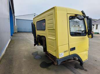 Cabine FM12-380 CABINE COURTE VOLVO