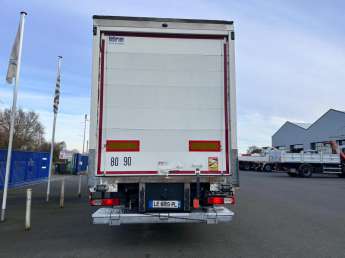 Camion porteur Renault D-Series 380.26