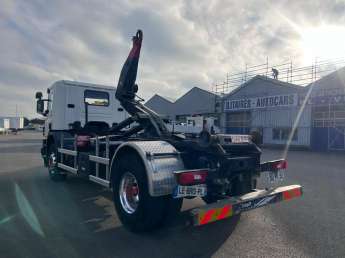 Camion porteur Scania P410 